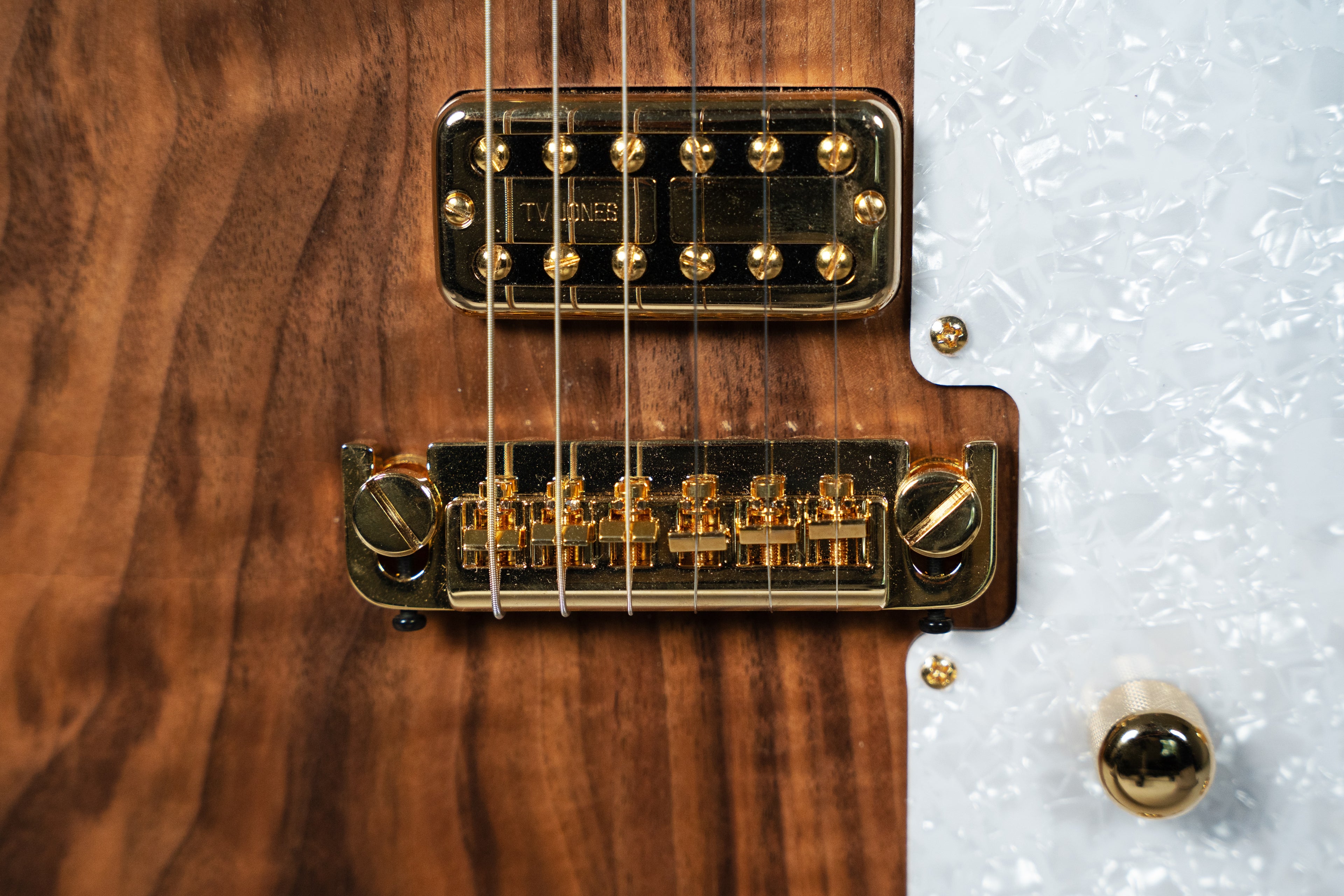 Electric Hana (Walnut)